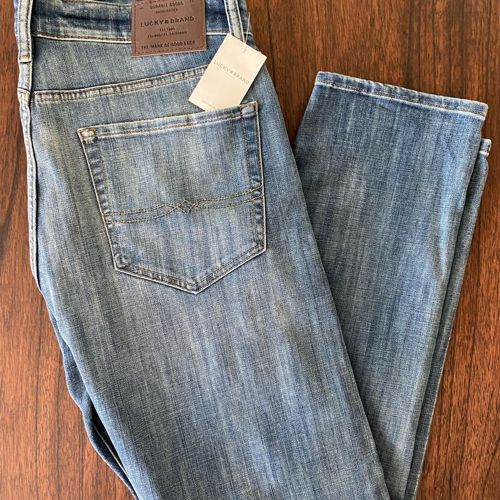 Men Jeans 110 Sikinny. NWT
